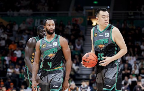 爱游戏官网-关于赛地聚焦——NBA总决赛今晨热度飙升；山东男篮调整名单；质疑声仍在；轮换策略成焦点的信息