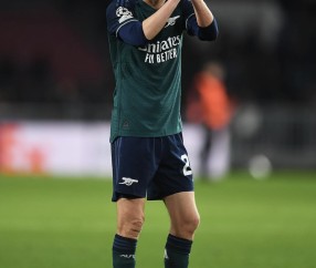 爱游戏官网-尤文图斯训练开放日；赛前防线松动引欢呼；足总杯在即；赛程密集仍需轮换的简单介绍