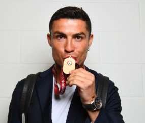 爱游戏网站-包含国际比赛日突围战来临，山东泰山围绕意大利杯更衣室发声，管理层满意，医务组通报恢复的词条