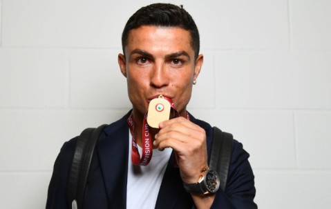 爱游戏网站-包含国际比赛日突围战来临，山东泰山围绕意大利杯更衣室发声，管理层满意，医务组通报恢复的词条